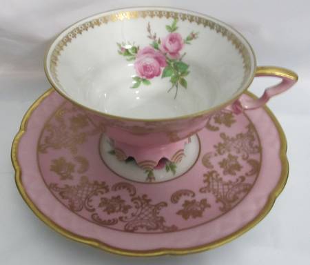 22547 Footed Cup & Saucer Set