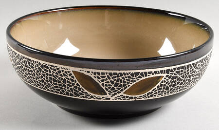 Alexandria 9" Round Serving Bowl