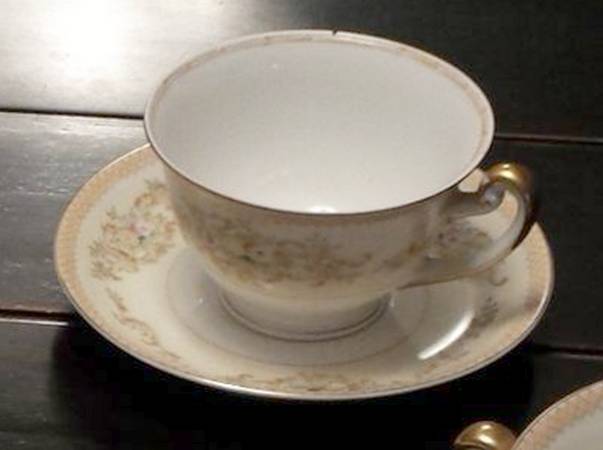 MEI1254 Footed Cup & Saucer Set
