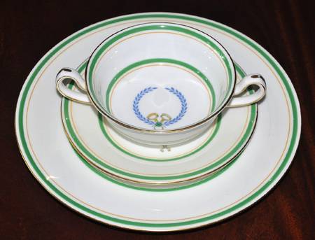 M168 Footed Cream Soup Bowl & Saucer Set