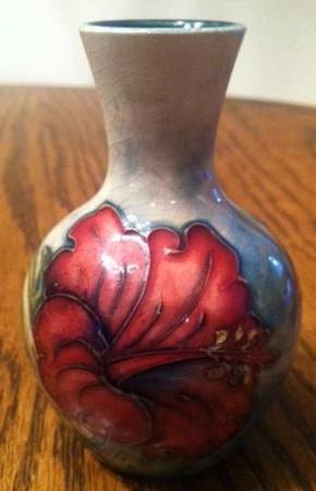 Hibiscus 3" Bud Vase