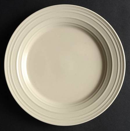 Swirl-Cream Salad Plate