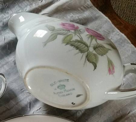 Satin Rose Gravy Boat