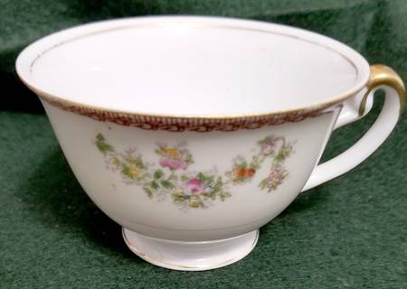 MEI1271 Footed Cup