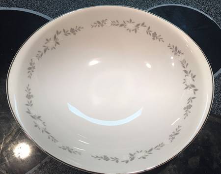 Engagement (Platinum Trim) 9" Round Vegetable Bowl