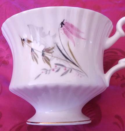 MEA440 Footed Cup
