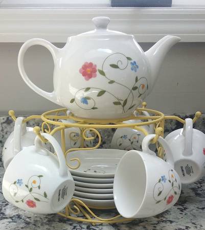 M2F1 Teapot & Lid
