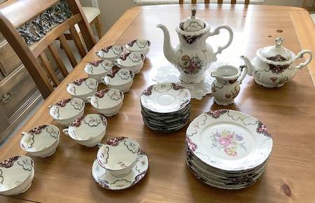 MIT381 Footed Cup & Saucer Set