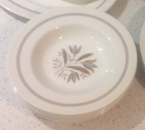 MAD288 9" Round Vegetable Bowl
