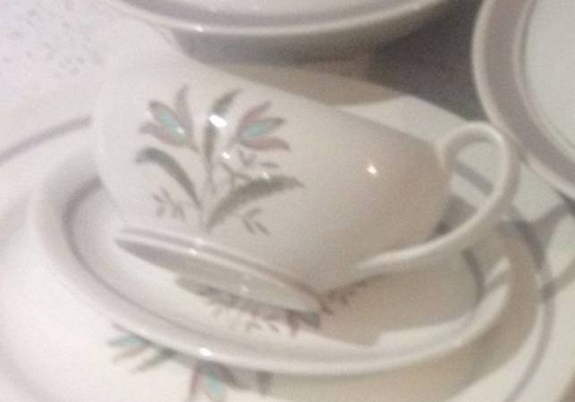 MAD288 Gravy Boat & Underplate