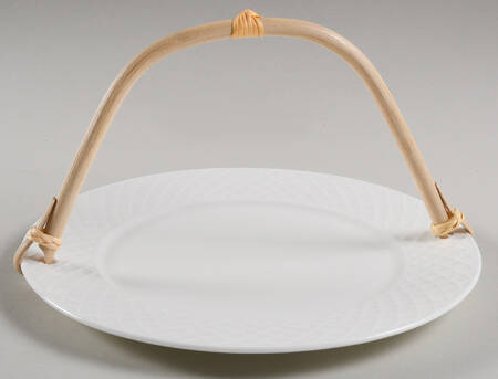 Trellis White 5 3/8"-5 5/8" Bamboo Handled Serving Plate  HC