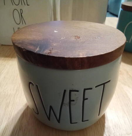 Farmhouse Ice Cream Topping Bowl with Lid