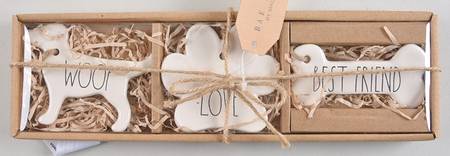 Farmhouse Boxed Set of 3) Ornaments for Dog