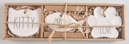 Farmhouse (Boxed Set of 3) Ornaments for Cat