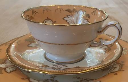 H4405 Yellow Footed Cup & Saucer Set
