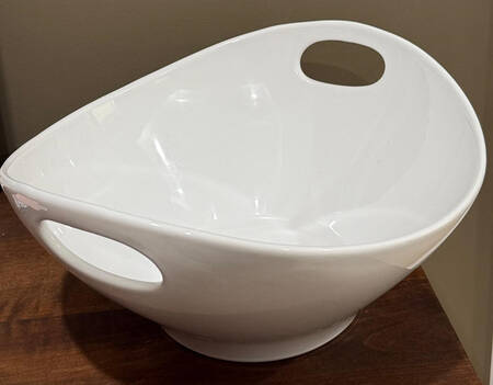 M2A36 White 14" Round Handled Bowl