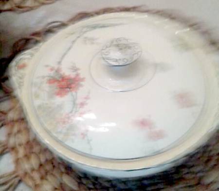 Evangeline Round Covered Vegetable