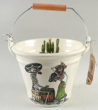 MXE24 Bucket-W/Handle
