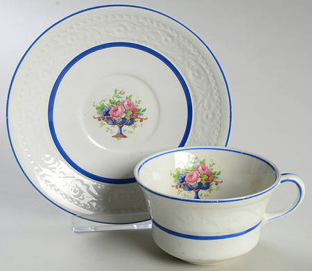 MEA4 Flat Cup & Saucer Set