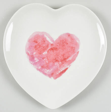 MXE63 Heart Shape Salad Plate