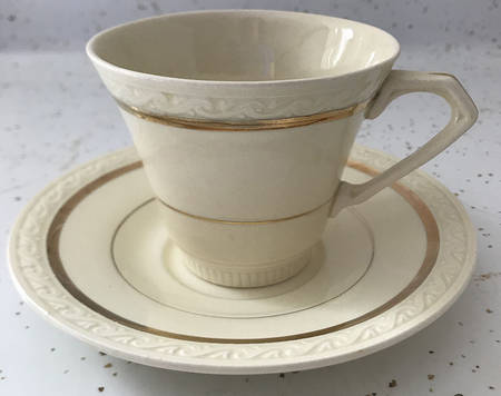 MEK447 Footed Cup & Saucer Set