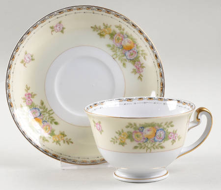 MEI1318 Footed Cup & Saucer Set