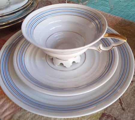 12107 Footed Cup & Saucer Set