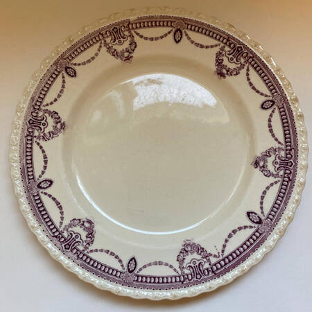 Florian Purple Dinner Plate