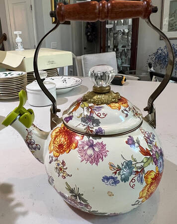 Flower Market (Enamelware) Metal Whistler Kettle & Lid