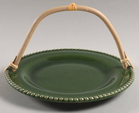 Perola Green 5 3/8"-5 5/8" Bamboo Handled Serving Plate  HC