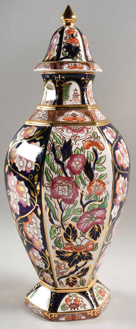 Penang 18" Hexagonal Hall Vase & Lid