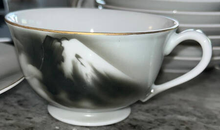MCJ8 Footed Cup