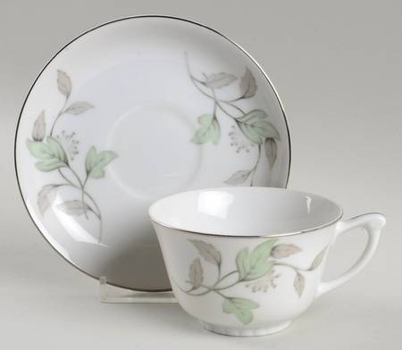 Carole Flat Cup & Saucer Set