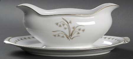 Charisse Gravy Boat with Attached Underplate