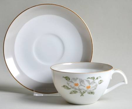 Dogwood Flat Cup & Saucer Set