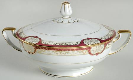 Dutchess Round Covered Vegetable