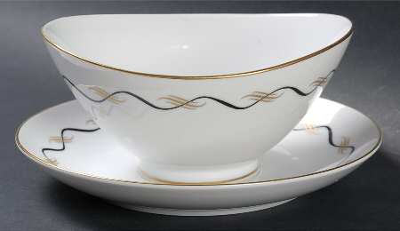 Heritage Gravy Boat with Attached Underplate