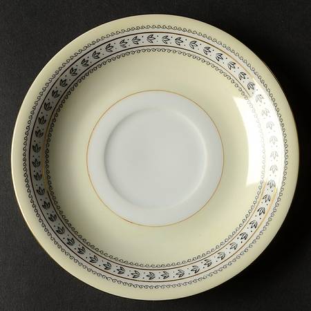 Laurel Saucer