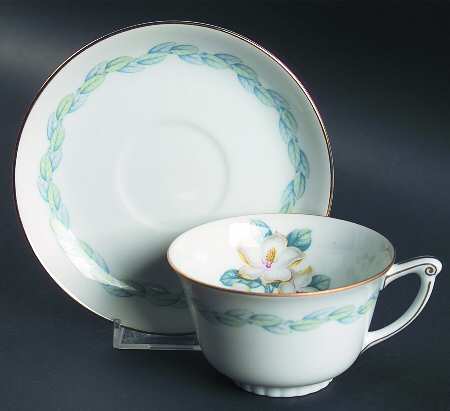 Magnolia Footed Cup & Saucer Set