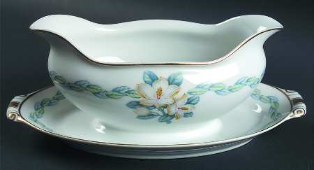 Magnolia Gravy Boat with Attached Underplate