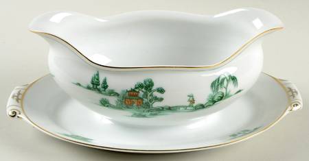 Manchu Gravy Boat with Attached Underplate