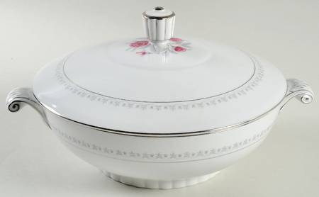 Mentone Round Covered Vegetable
