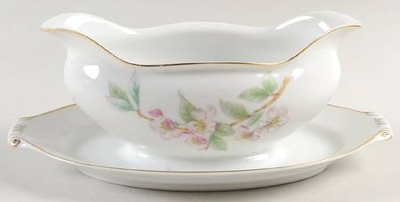 Mountain Cherry Gravy Boat with Attached Underplate