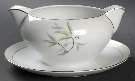 Southwind Gravy Boat with Attached Underplate