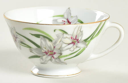 White Lily Footed Cup