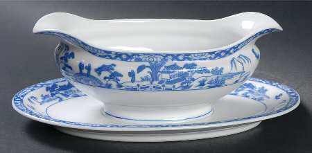 11006 Gravy Boat with Attached Underplate