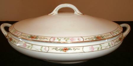 11633 Oval Covered Vegetable