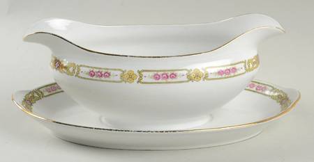 13680 Gravy Boat with Attached Underplate