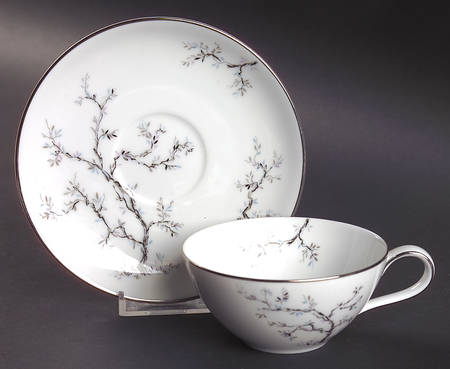 1386 Flat Cup & Saucer Set