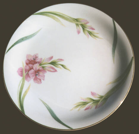 Karen (1595g, Gold Trim) by Noritake